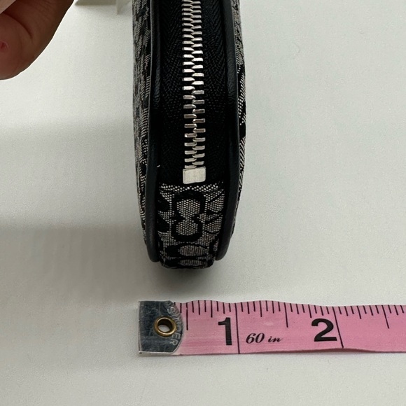 Coach • Signature Eyeglass Case - Picture 9 of 9